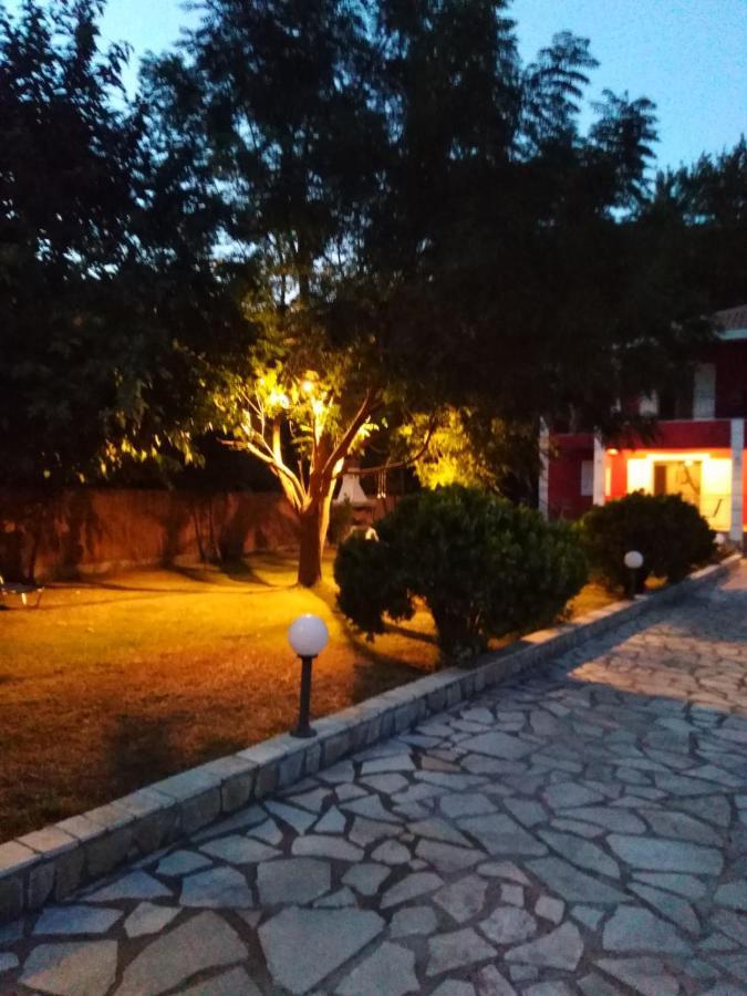 Red Villa Nidrí Kültér fotó